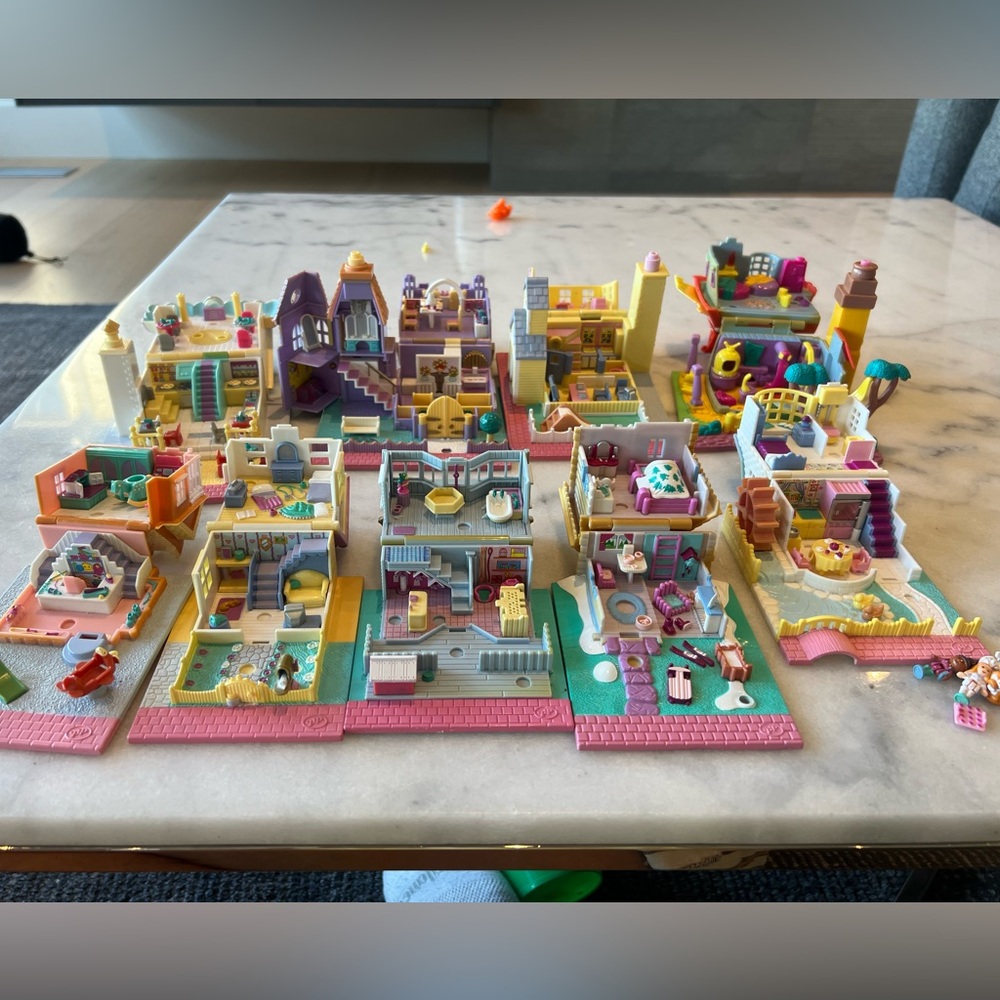 9 Vinatge Polly Pocket Bluebird.